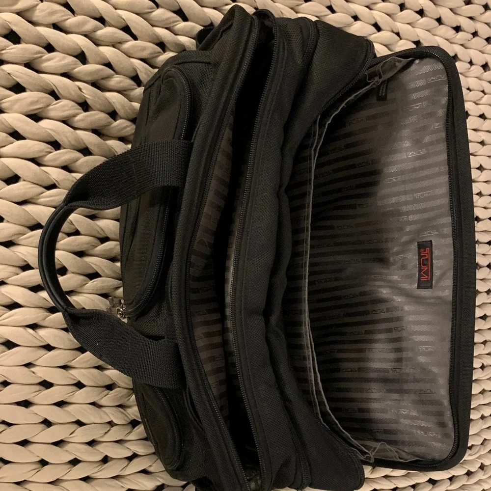 Tumi Black Men's Briefcase (Ballistic Nylon)
